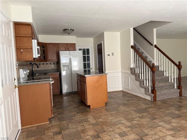 3339 Dietz DR, Chesapeake, VA 23323