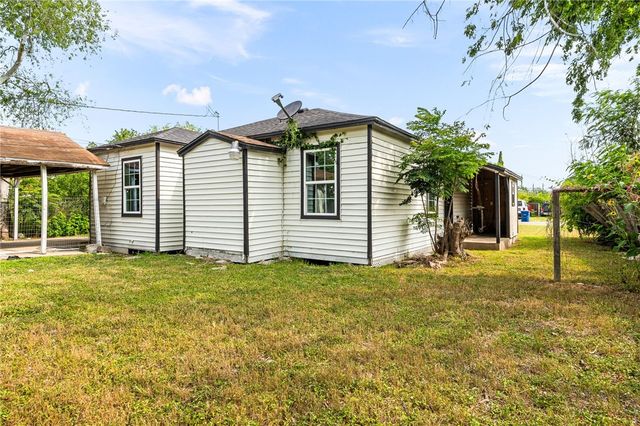 1367 Normandy Dr, Corpus Christi, TX 78415
