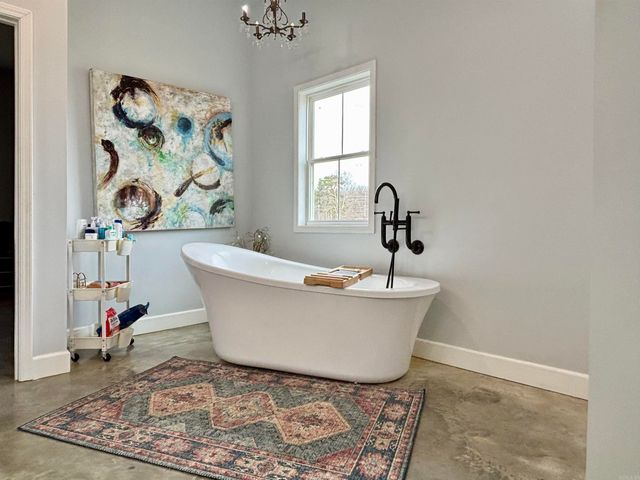 2110 Ponderosa Dr, Jonesboro, AR 72405