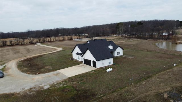 2110 Ponderosa Dr, Jonesboro, AR 72405