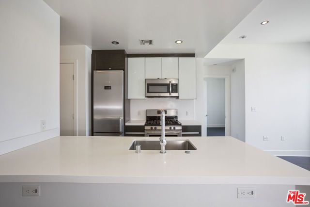 7857 W MANCHESTER Avenue 110, Playa Del Rey (los Angeles), CA 90293