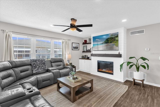 11137 ACME DRIVE 207 A, Orlando, FL 32825