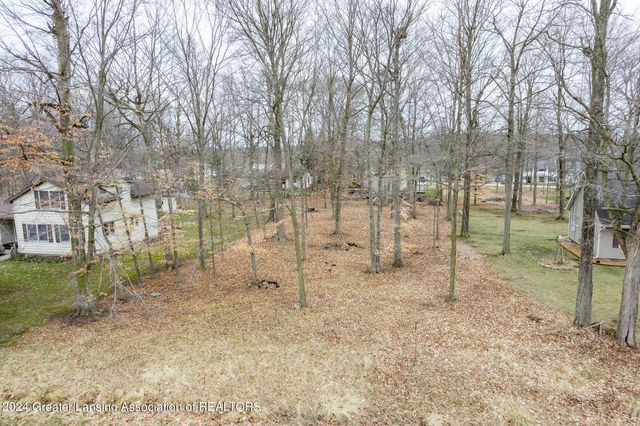 159 Hardwood Trail, Perrinton, MI 48871