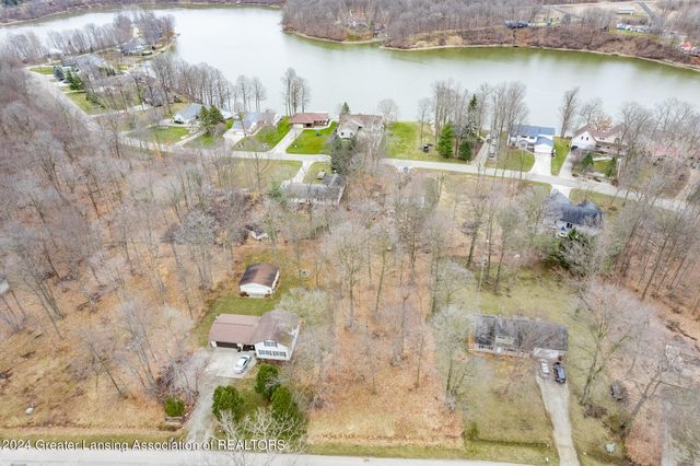 159 Hardwood Trail, Perrinton, MI 48871