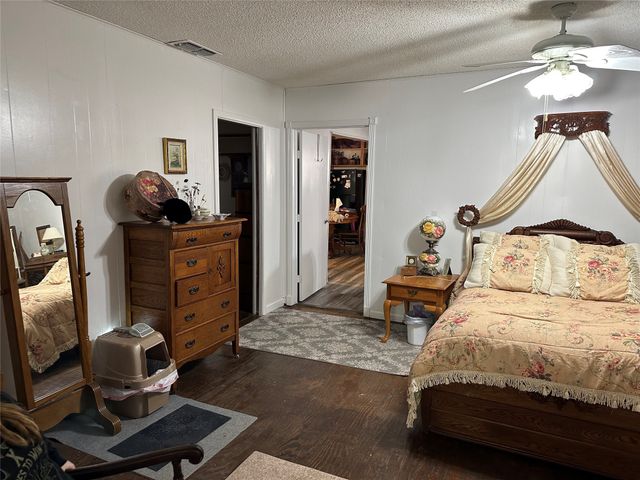 404 W Pioneer Street, Rising Star, TX 76471