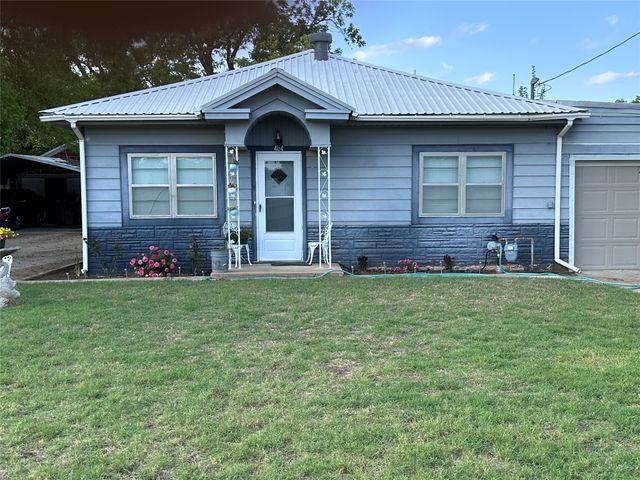 404 W Pioneer Street, Rising Star, TX 76471
