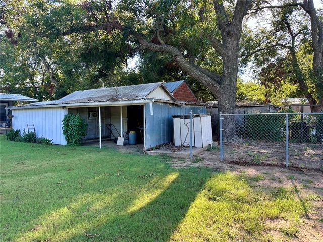 404 W Pioneer Street, Rising Star, TX 76471