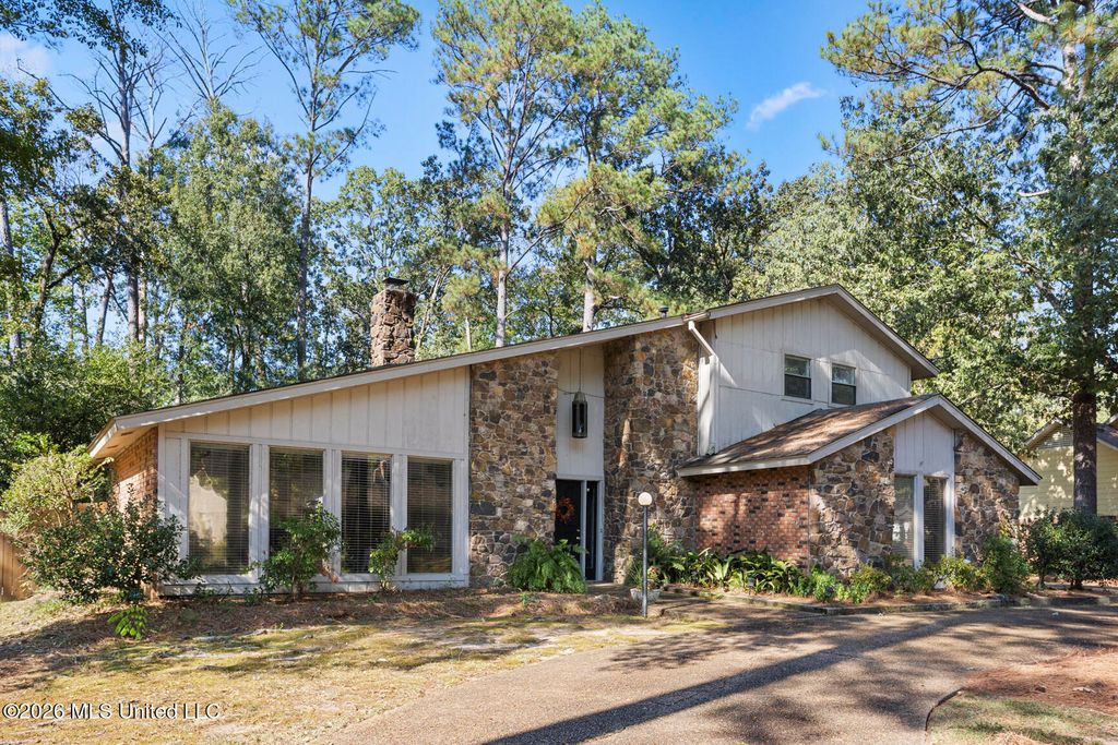 103 Redbud Trail, Brandon, MS 39047