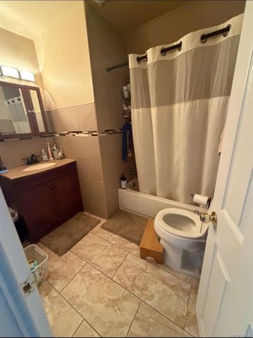 3158 Lincoln Avenue, Oceanside, NY 11572