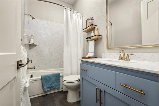 827 Lodge Way, Lincoln, CA 95648