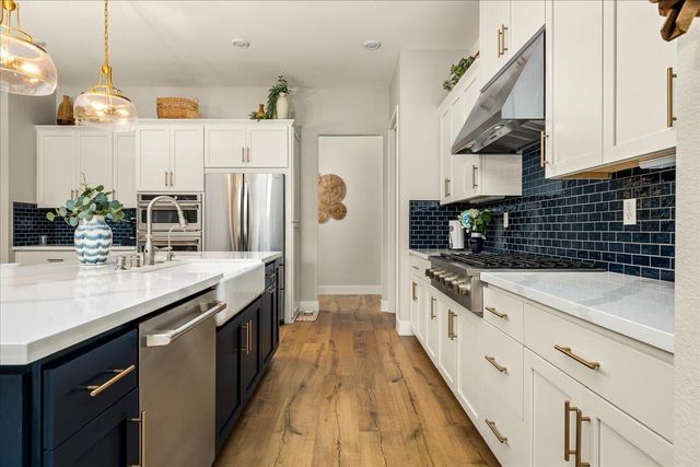 827 Lodge Way, Lincoln, CA 95648
