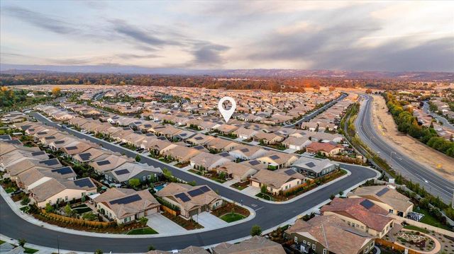 827 Lodge Way, Lincoln, CA 95648