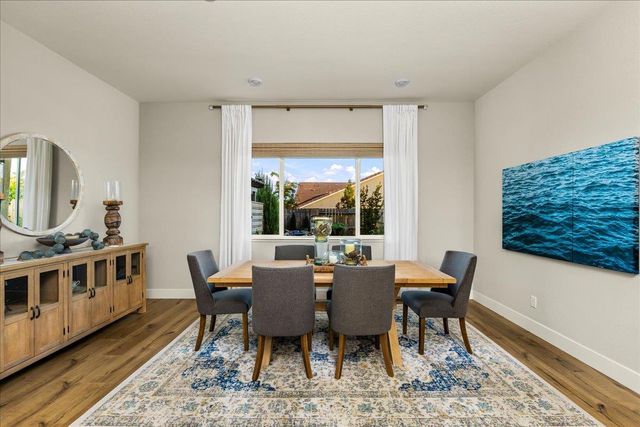 827 Lodge Way, Lincoln, CA 95648