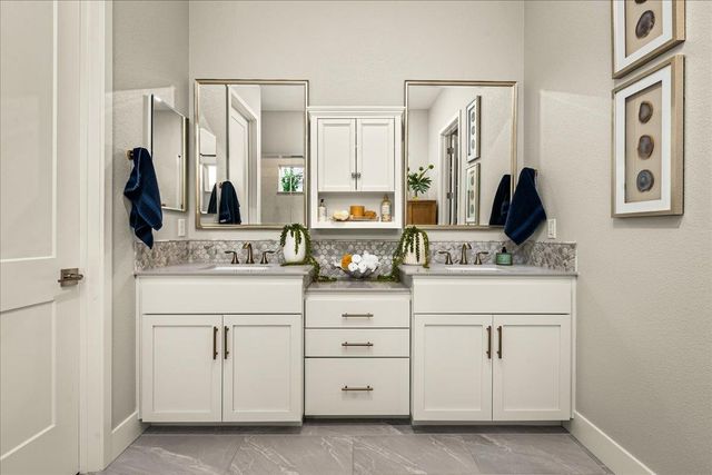 827 Lodge Way, Lincoln, CA 95648