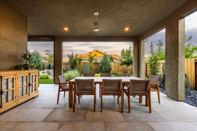 827 Lodge Way, Lincoln, CA 95648