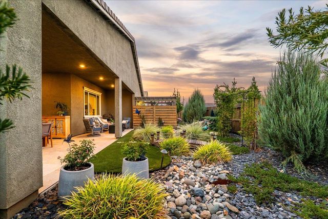 827 Lodge Way, Lincoln, CA 95648
