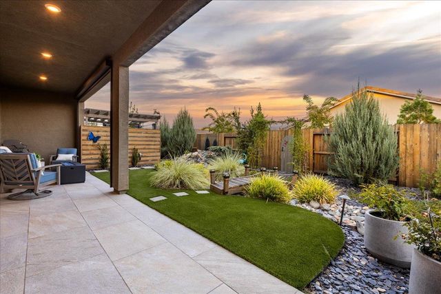 827 Lodge Way, Lincoln, CA 95648