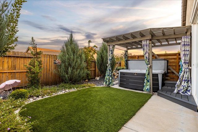 827 Lodge Way, Lincoln, CA 95648