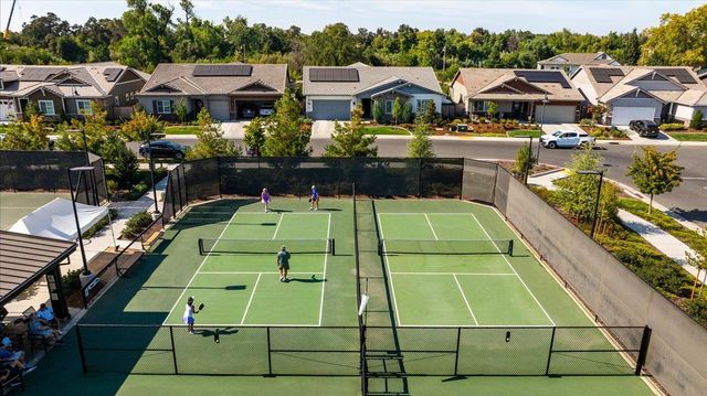 827 Lodge Way, Lincoln, CA 95648