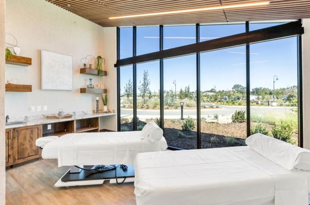 827 Lodge Way, Lincoln, CA 95648