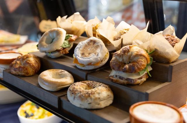 827 Lodge Way, Lincoln, CA 95648