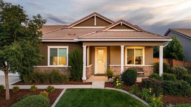 827 Lodge Way, Lincoln, CA 95648