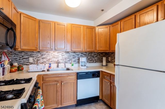 81 Park Edge 2K, Berkeley Heights Twp., NJ 07922