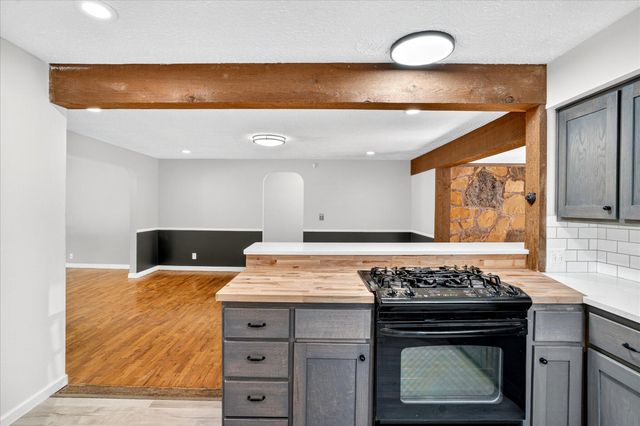 620 E Sunshine Street, Springfield, MO 65807