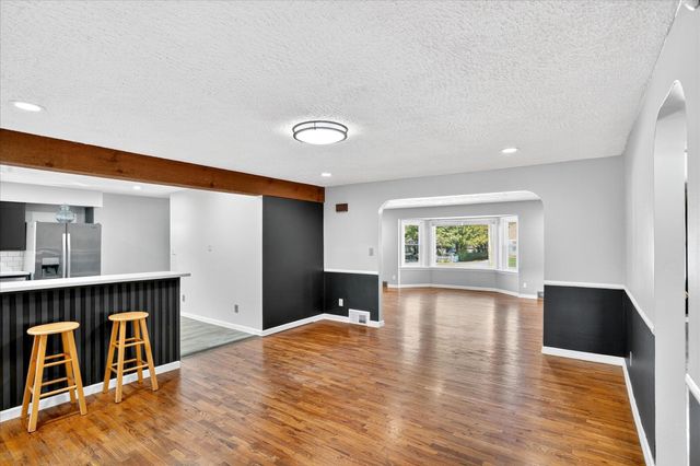 620 E Sunshine Street, Springfield, MO 65807