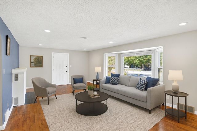 620 E Sunshine Street, Springfield, MO 65807