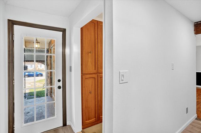 620 E Sunshine Street, Springfield, MO 65807