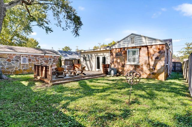 620 E Sunshine Street, Springfield, MO 65807