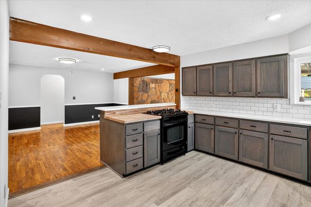 620 E Sunshine Street, Springfield, MO 65807