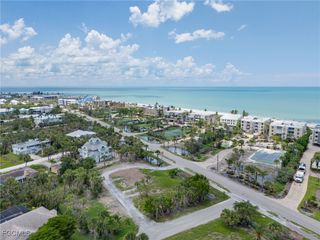 2950 W Gulf DR, Sanibel, FL 33957