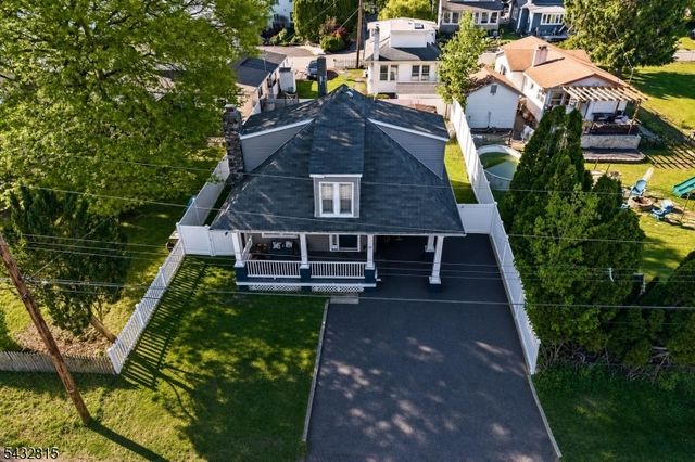 15 Center St, Mount Olive Twp., NJ 07828