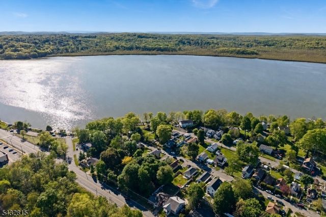 15 Center St, Mount Olive Twp., NJ 07828