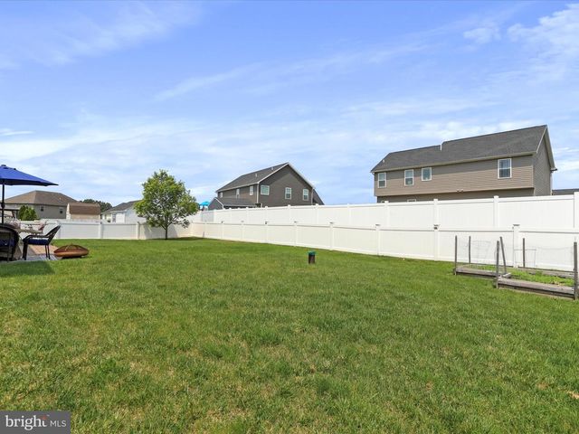 9295 LINDALE AVE, Greencastle, PA 17225