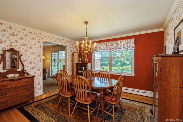 199 N Country Road, Port Jefferson, NY 11777