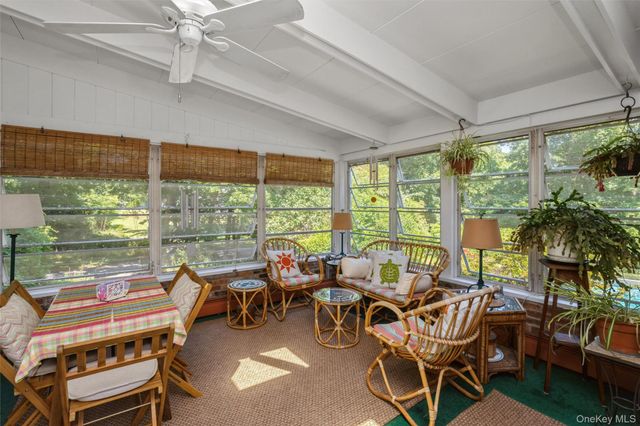 199 N Country Road, Port Jefferson, NY 11777