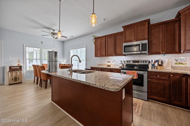 505 Diamond Ridge Court, Hubert, NC 28539