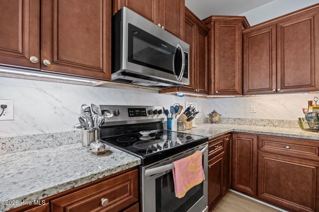 505 Diamond Ridge Court, Hubert, NC 28539