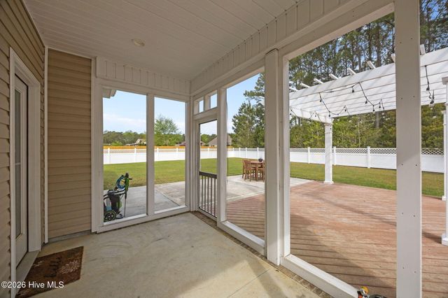 505 Diamond Ridge Court, Hubert, NC 28539