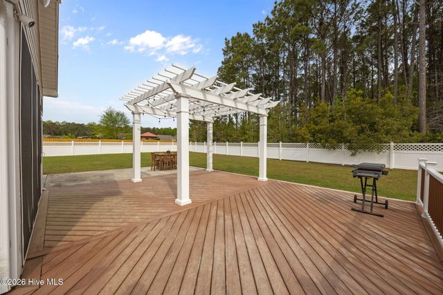 505 Diamond Ridge Court, Hubert, NC 28539