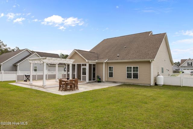 505 Diamond Ridge Court, Hubert, NC 28539