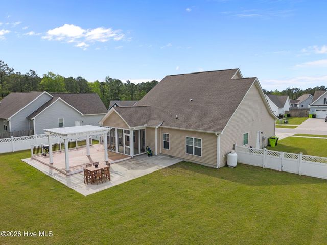 505 Diamond Ridge Court, Hubert, NC 28539