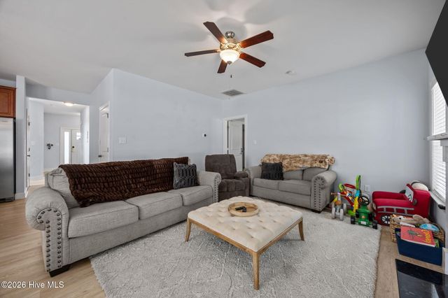 505 Diamond Ridge Court, Hubert, NC 28539