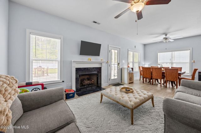 505 Diamond Ridge Court, Hubert, NC 28539