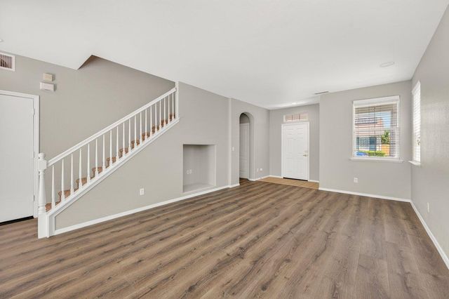 714 W Riviera Lane, Clovis, CA 93619