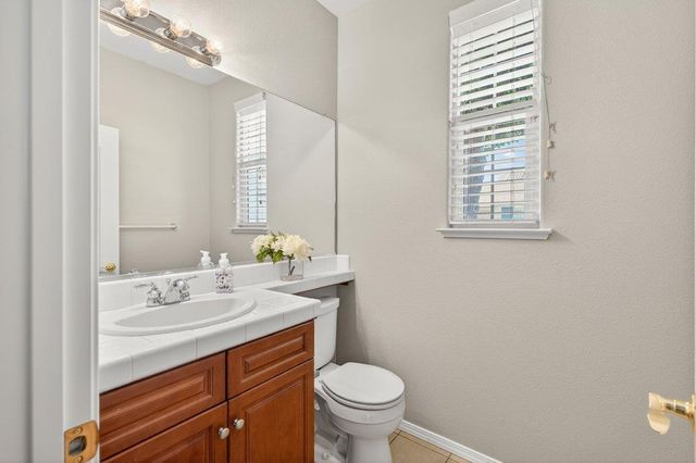 714 W Riviera Lane, Clovis, CA 93619