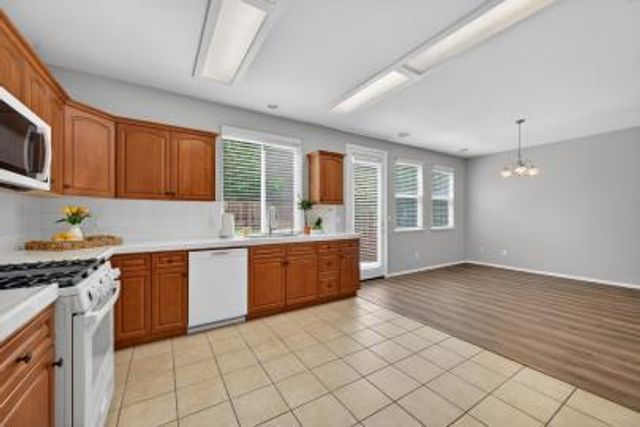 714 W Riviera Lane, Clovis, CA 93619